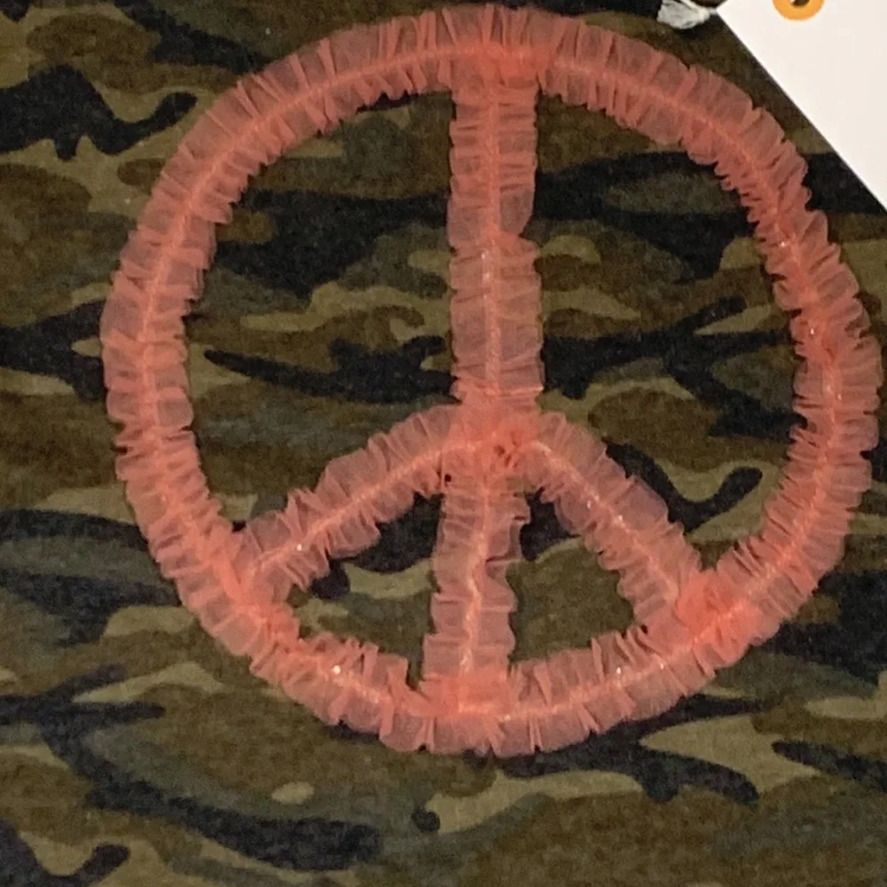 NWT ‘boutique’ Girls Miki Miette Camo Peace Sign Pullover / size 16